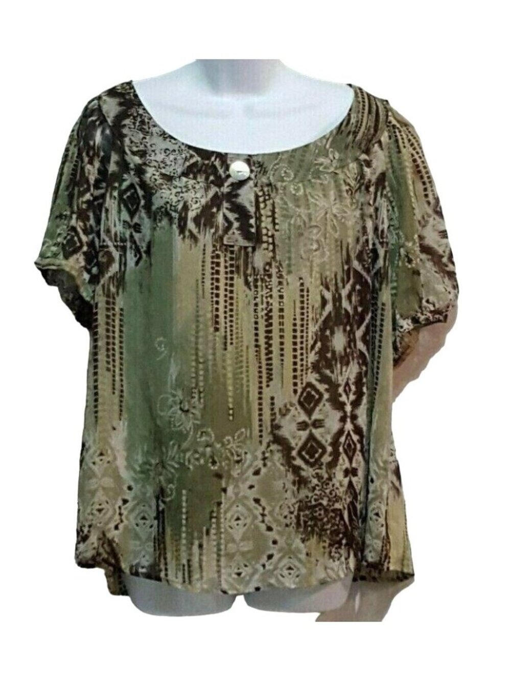 Dressbarn Woman Green Blouse 14/16 Short Sleeve Button Accent Relaxed Fit Forest